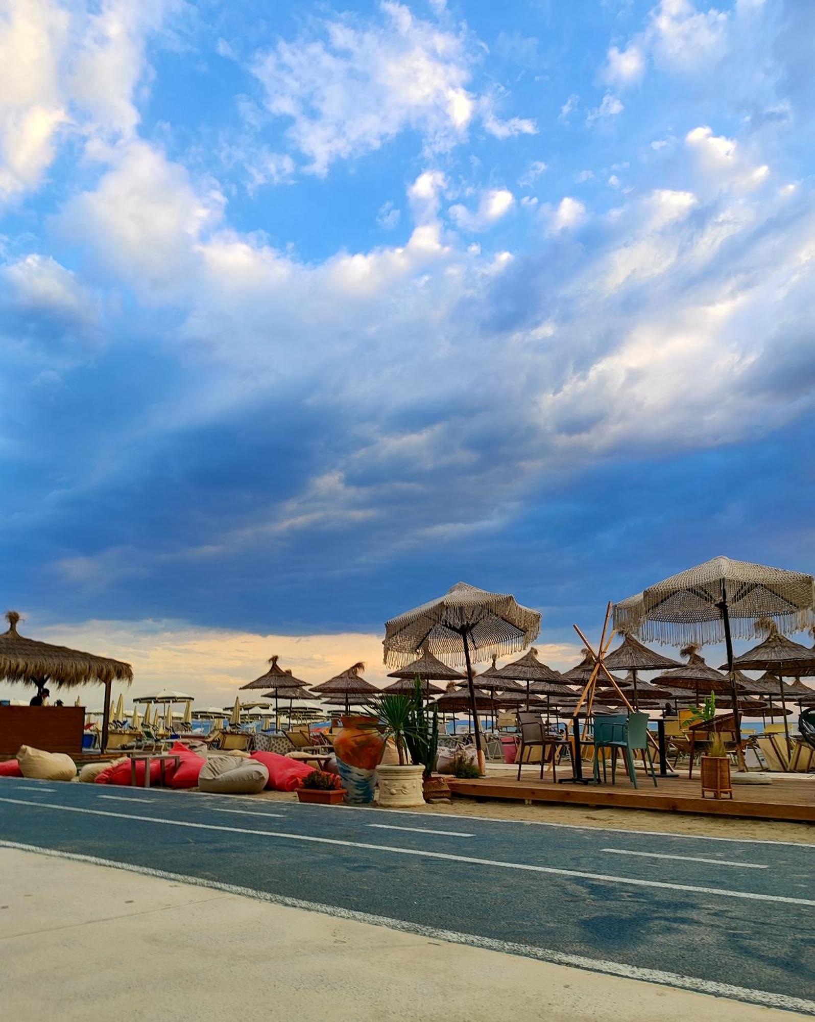Sandy Blue Sea Durrës Buitenkant foto